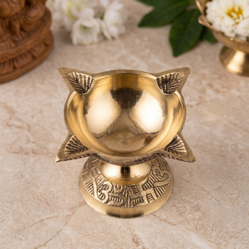 ROLIMOLI 4 Face Brass Diya for Pooja, Mandir, Diwali Festival Oil lamp Diya for Daily Pooja/Diwali Pooja Charmukhi Diya for Pooja (Size - 7cm) Pack of - 01