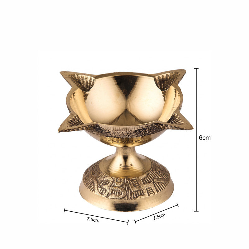 ROLIMOLI 4 Face Brass Diya for Pooja, Mandir, Diwali Festival Oil lamp Diya for Daily Pooja/Diwali Pooja Charmukhi Diya for Pooja (Size - 7cm) Pack of - 01